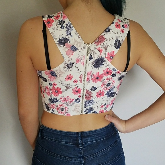 NWOT Crop Top - Picture 4 of 5